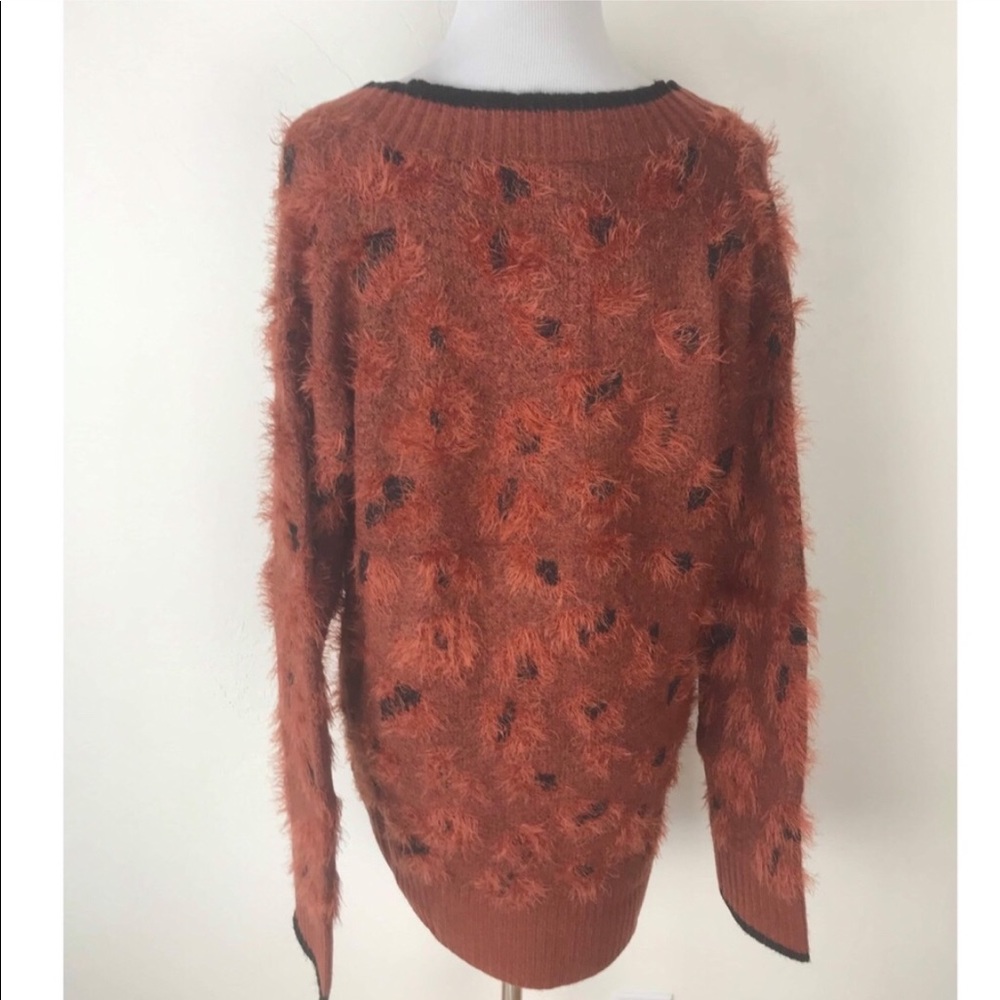 Hem & Thread Eyelash Spotted Sweater - Picture 3 of 7
